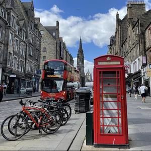 Meet your Posher, Leigh